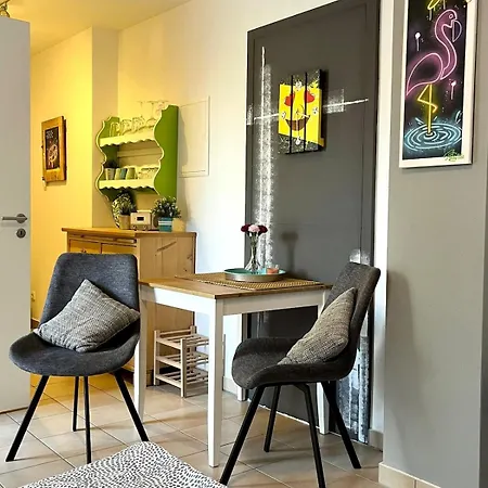 Schoenes Mit Terrasse Und Nur 5 Min Zur Sbahn Apartman