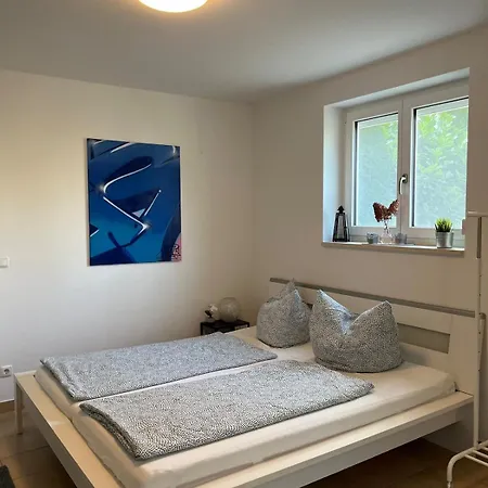 Apartman Schoenes Mit Terrasse Und Nur 5 Min Zur Sbahn
